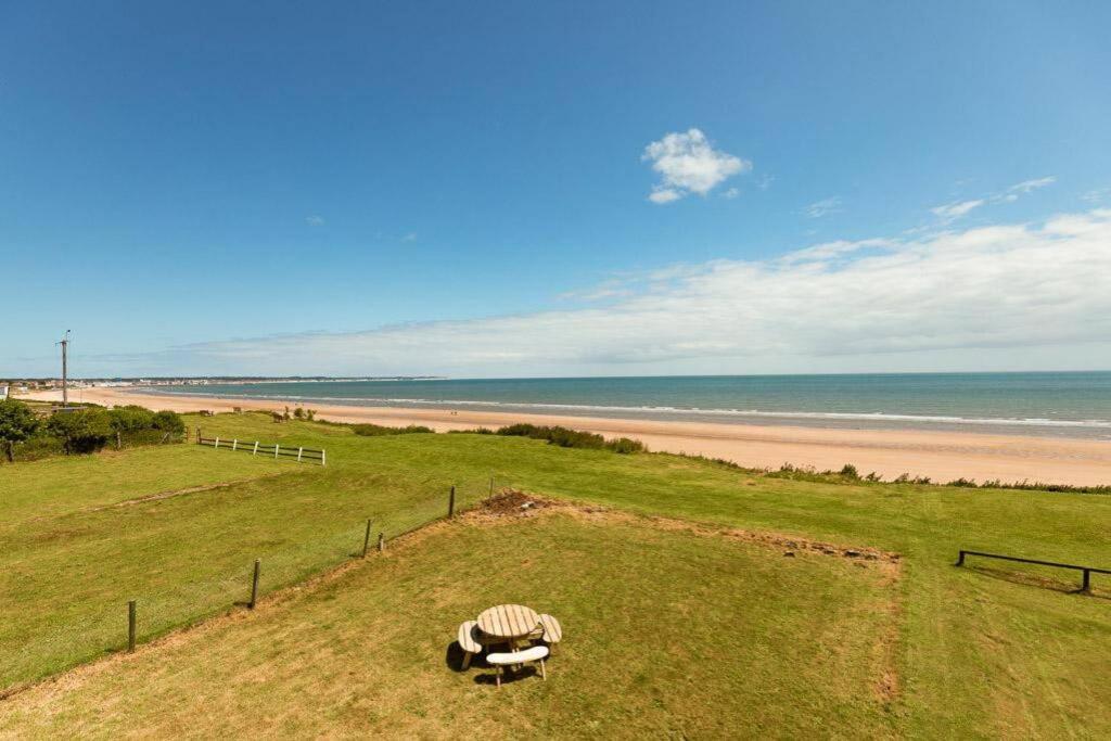 Beachfront Apartment - Ground Floor Apartment With Sea Views, Next To The Beach, Bridlington, North Yorkshire Bessingby Экстерьер фото