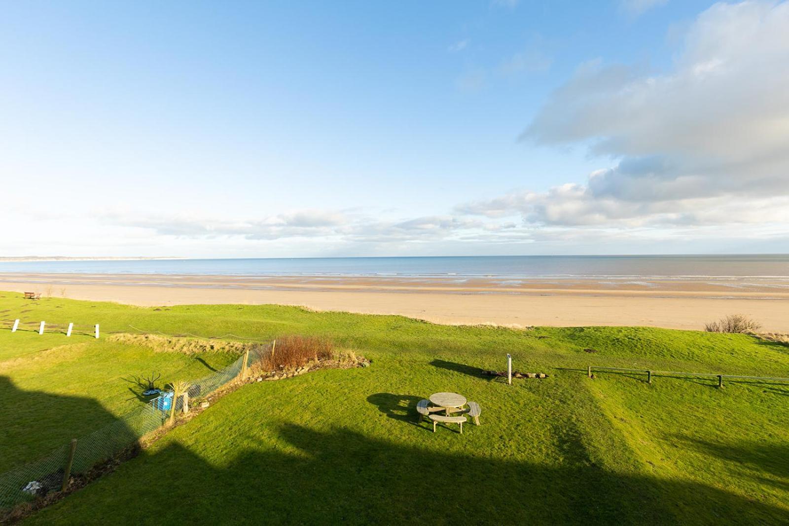 Beachfront Apartment - Ground Floor Apartment With Sea Views, Next To The Beach, Bridlington, North Yorkshire Bessingby Экстерьер фото