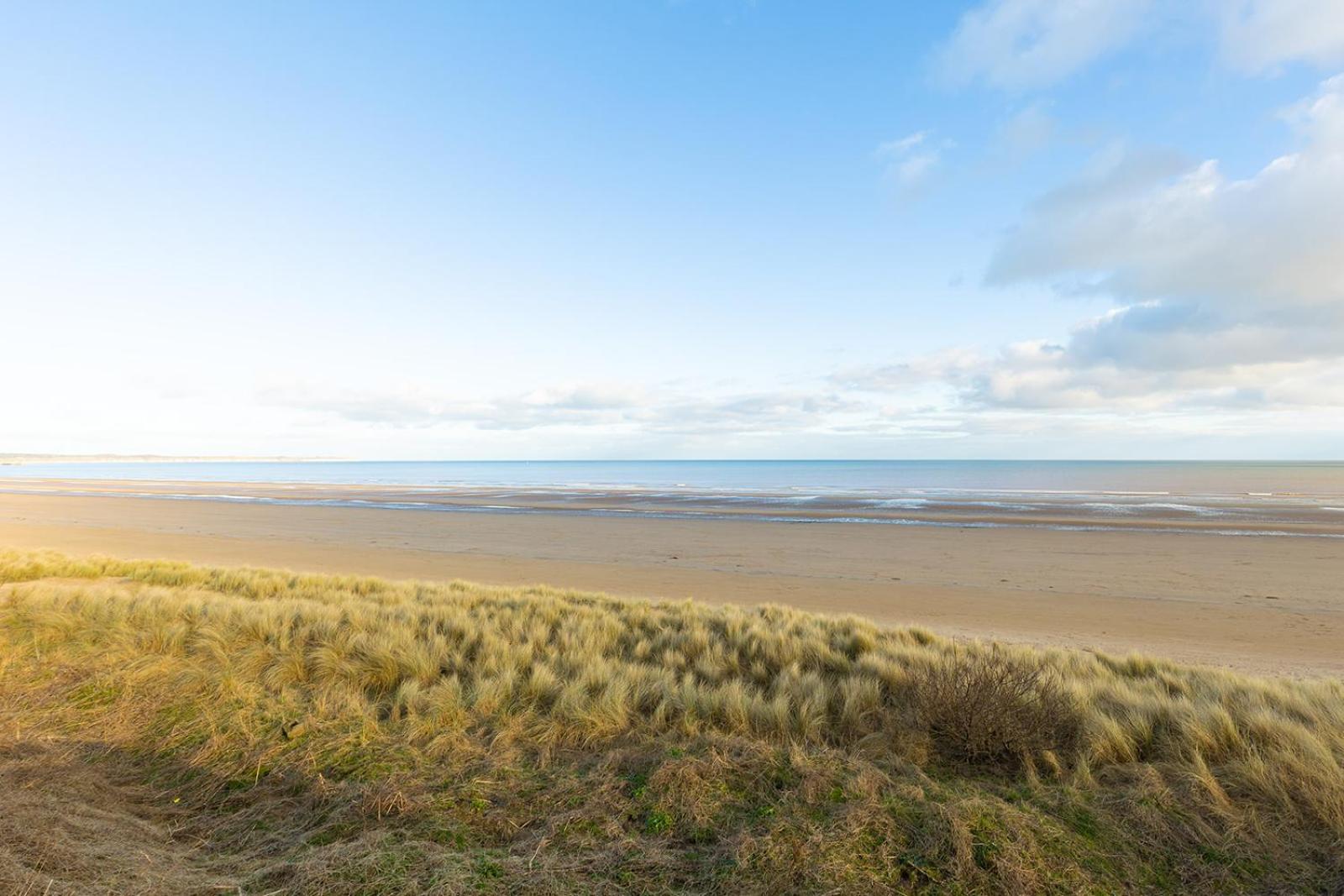Beachfront Apartment - Ground Floor Apartment With Sea Views, Next To The Beach, Bridlington, North Yorkshire Bessingby Экстерьер фото